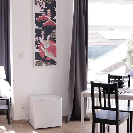 Mira 3 Praha